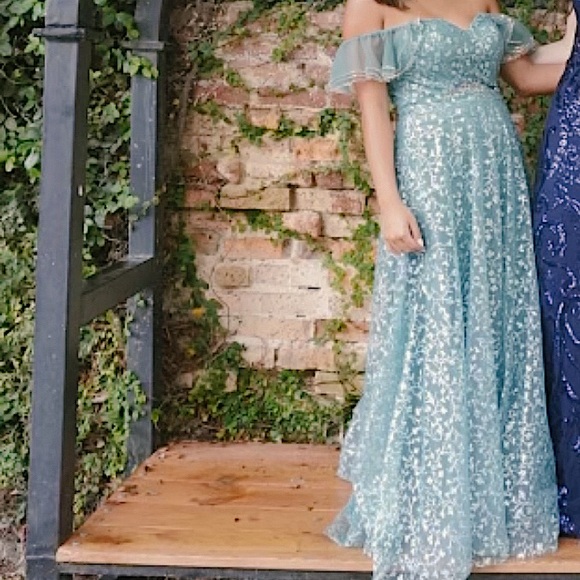 ellie wilde Dresses & Skirts - Ellie Wilde EW34063 Prom Dress